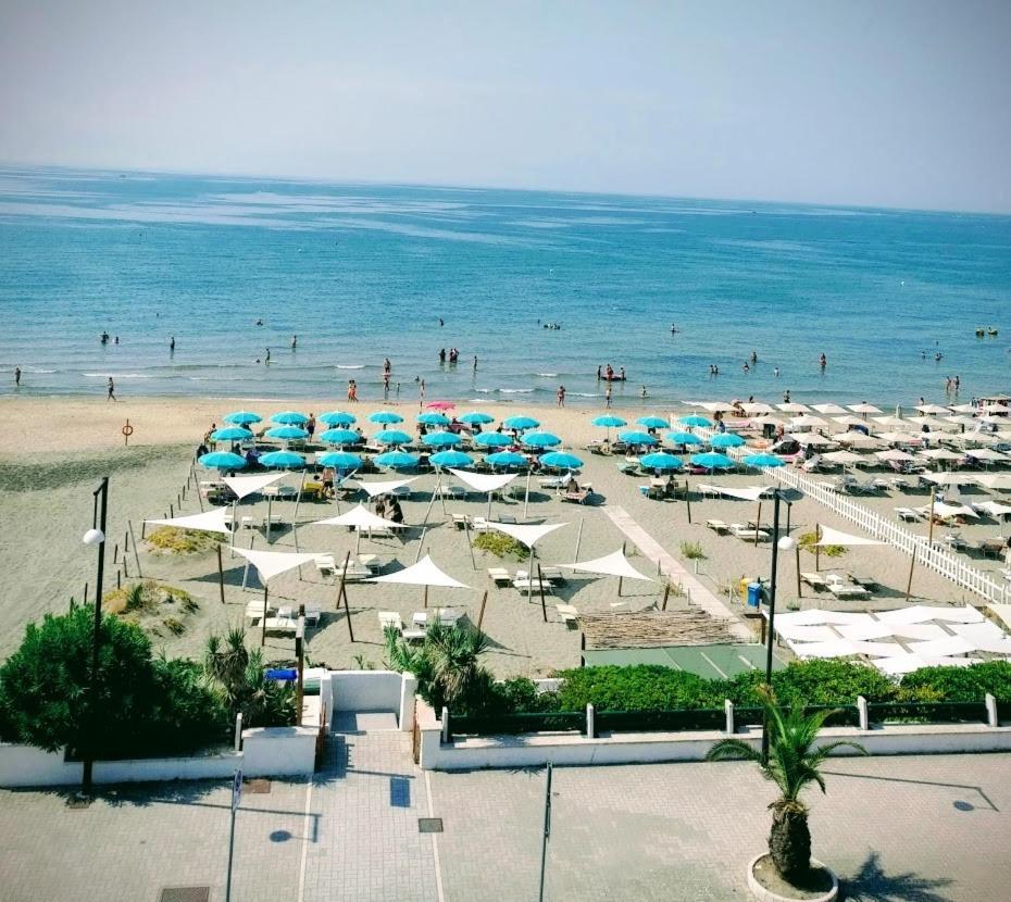 Baron Beach Hotel Scauri  Eksteriør billede